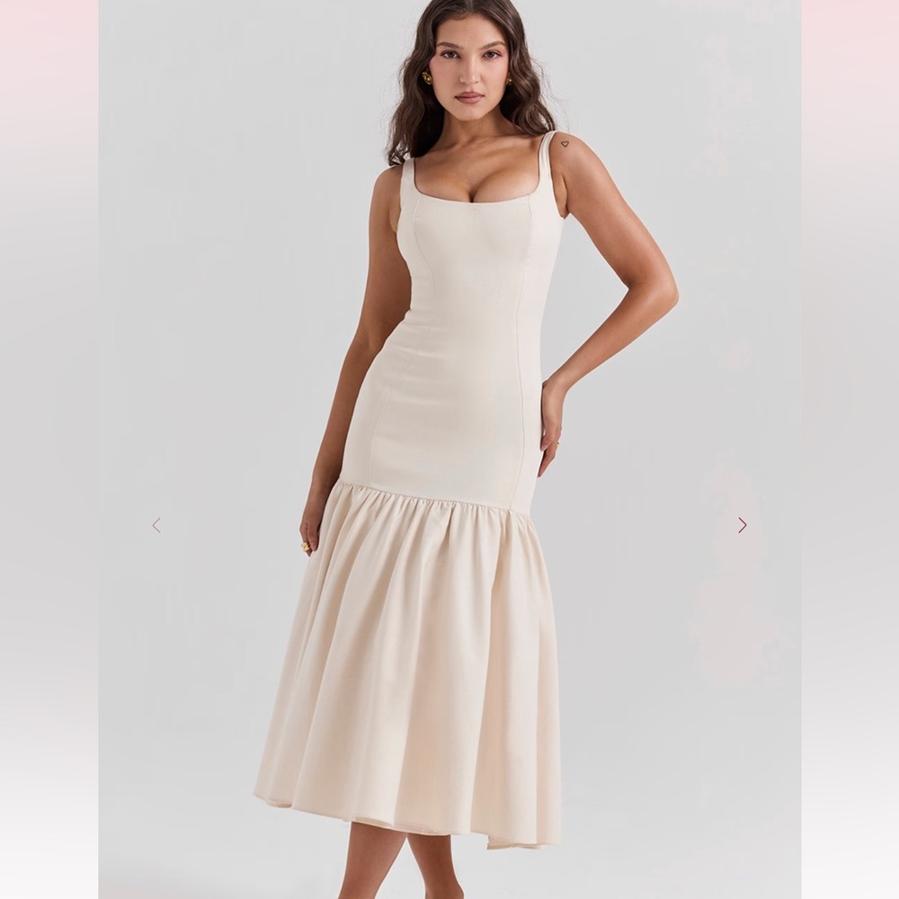 House of cb amore dress in vintage cream🤍